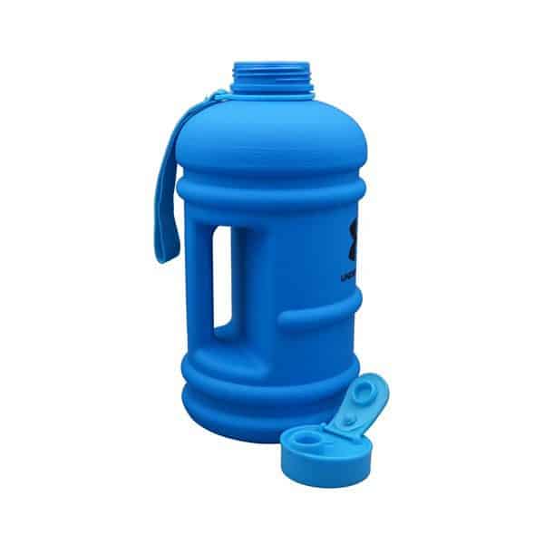 جاگ واتر آندر آرمور مدل مات درب قمقمهای ظرفیت 2.2 لیتر آبی جاگ واتر آندر آرمور مدل مات درب قمقمهای ظرفیت 2.2 لیتر آبی