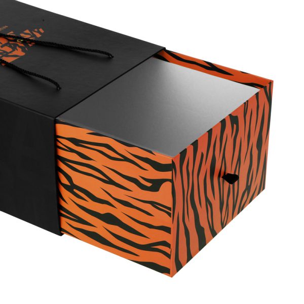 جعبه کادویی گیشا اسپرت مدل Tiger-1402 ابعاد 15.21.31 سانتی متر باز
