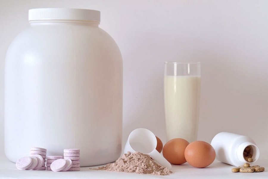 مصرف شیر با کراتین | آیا می‌توان کراتین را با شیر خورد؟