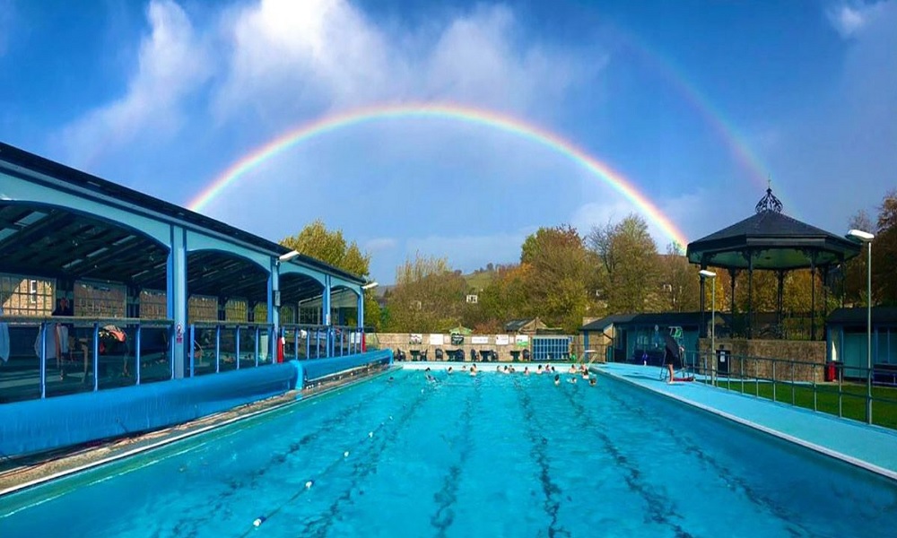 ۷ استخر زنانه روباز تهران + آدرس