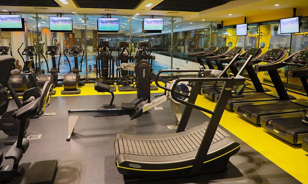 باشگاه پالادیوم همراه با استخر