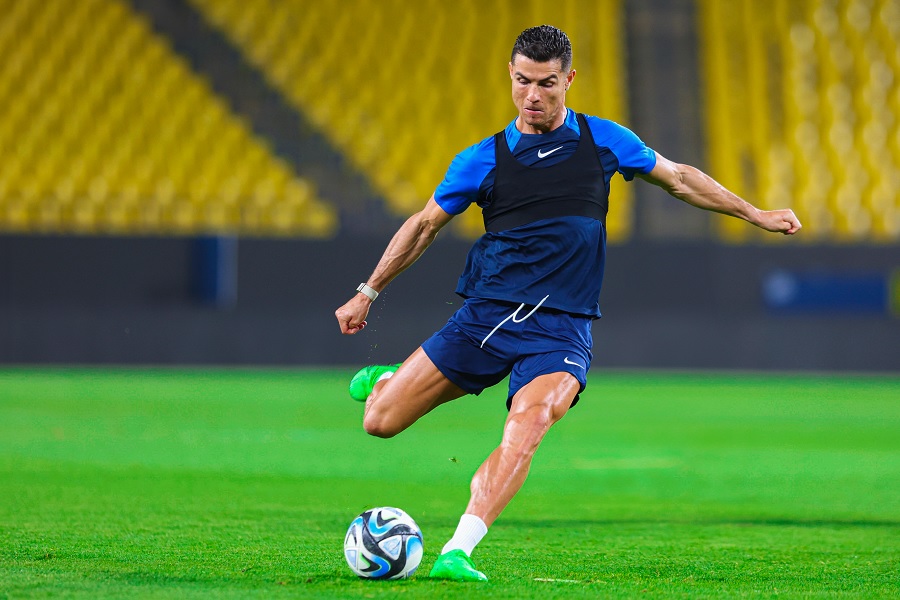 زندگینامه رونالدو | حرفه‌ای‌ترین فوتبالیست جهان