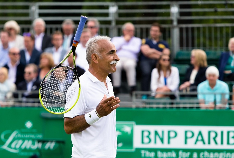 سلطان تنیس نمایشی و خیرهکننده