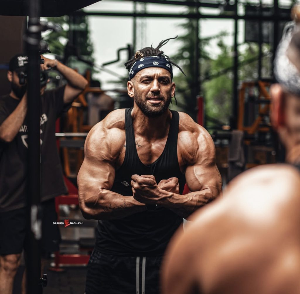 یاسین لک قهرمان فیزیک و مربی بدنسازی