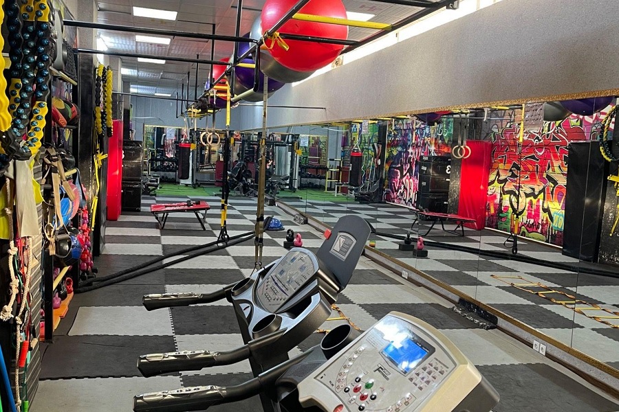 باشگاه زنانه غرب تهران