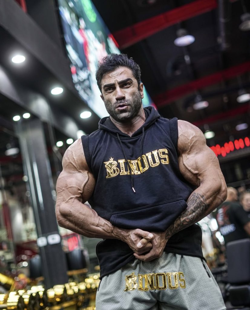 مشخصات وحید بادپی