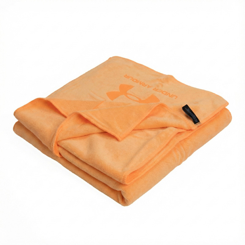 حوله ورزشی آندر آرمور مدل 404K1316 ابعاد 30 در 100 سانتی متر کاور دار